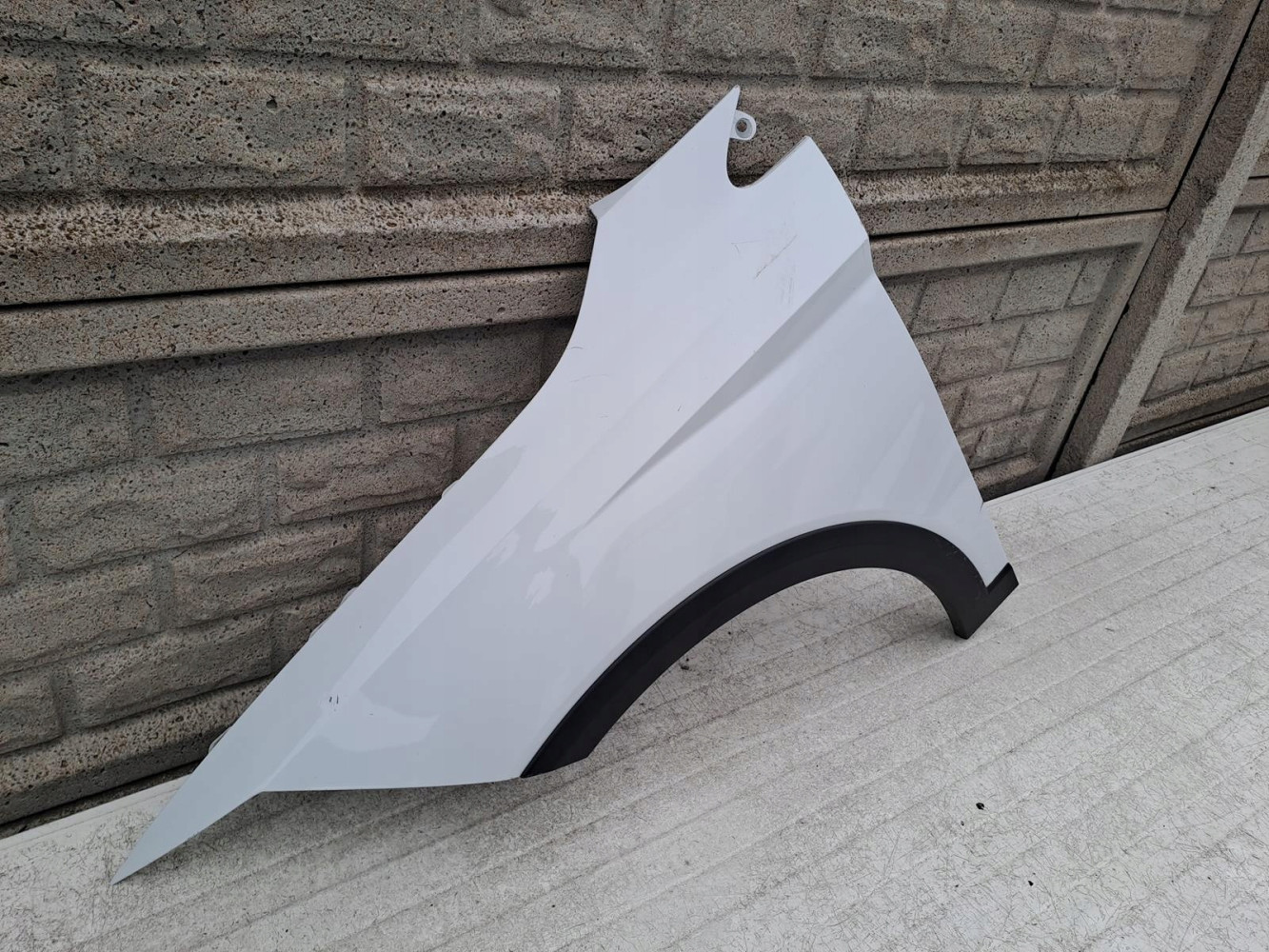 SEAT ARONA BŁOTNIK PRZEDNI LEWY - (12927623893)
