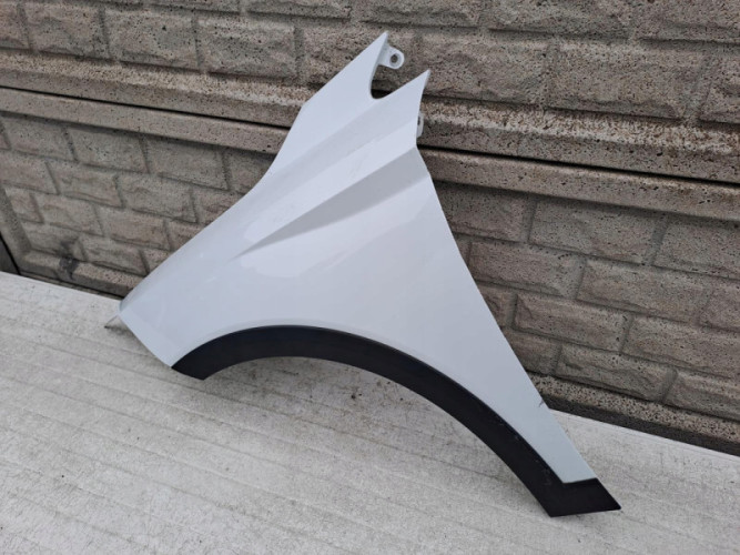 SEAT ARONA BŁOTNIK PRZEDNI LEWY - (12927623893)