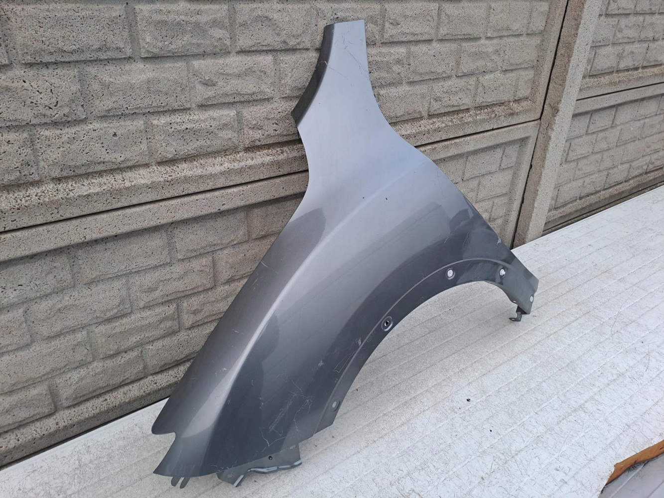 NISSAN JUKE 14-19 LIFT BŁOTNIK LEWY PRZEDNI - (12958346408)