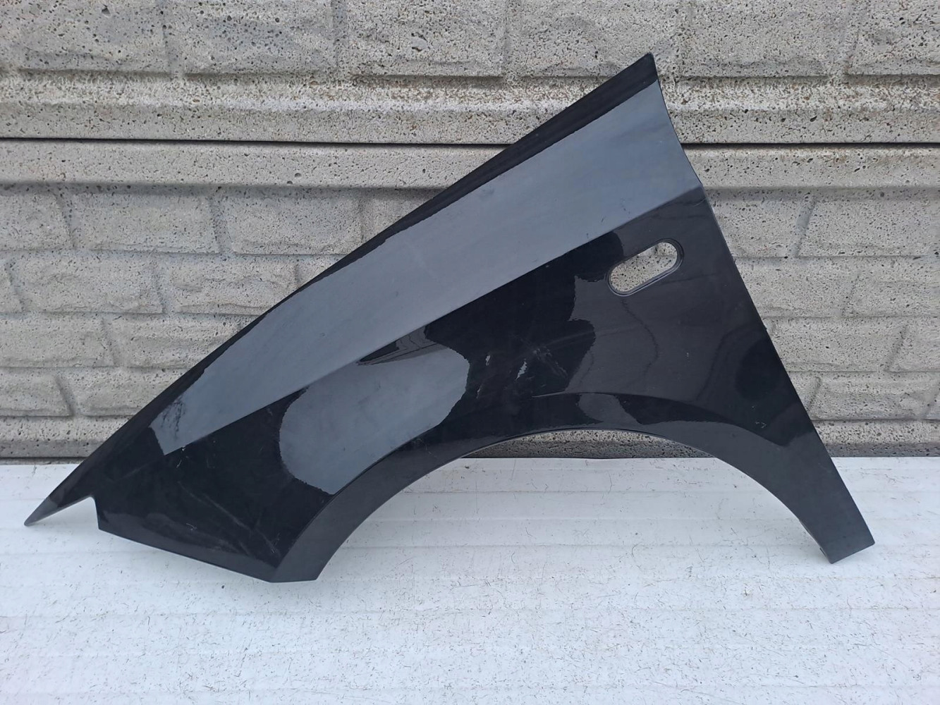 SEAT IBIZA 2009-2017 BŁOTNIK PRZEDNI LEWY - (12990222105)