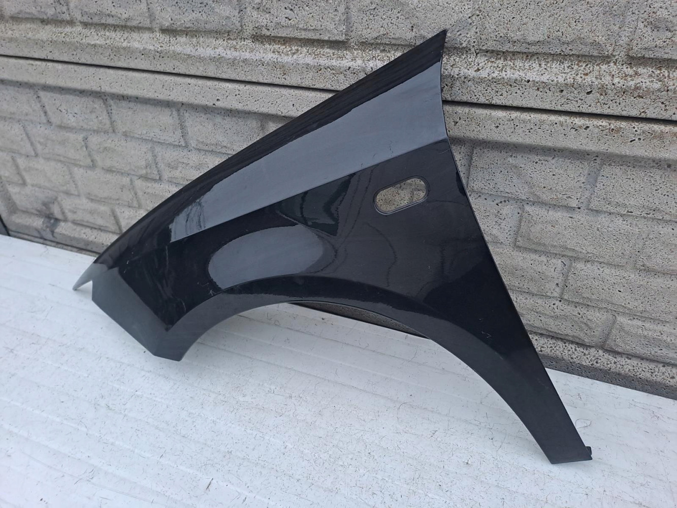 SEAT IBIZA 2009-2017 BŁOTNIK PRZEDNI LEWY - (12990222105)