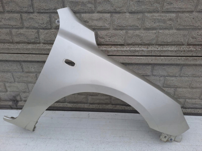 MAZDA 3 HB 03-09 BŁOTNIK PRAWY PRZEDNI - (13012815879)