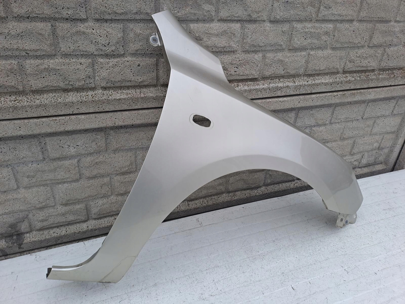 MAZDA 3 HB 03-09 BŁOTNIK PRAWY PRZEDNI - (13012815879)