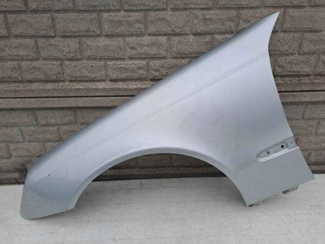 BŁOTNIK LEWY MERCEDES E KLASA W211 2002 - 2009 - (13012885192)