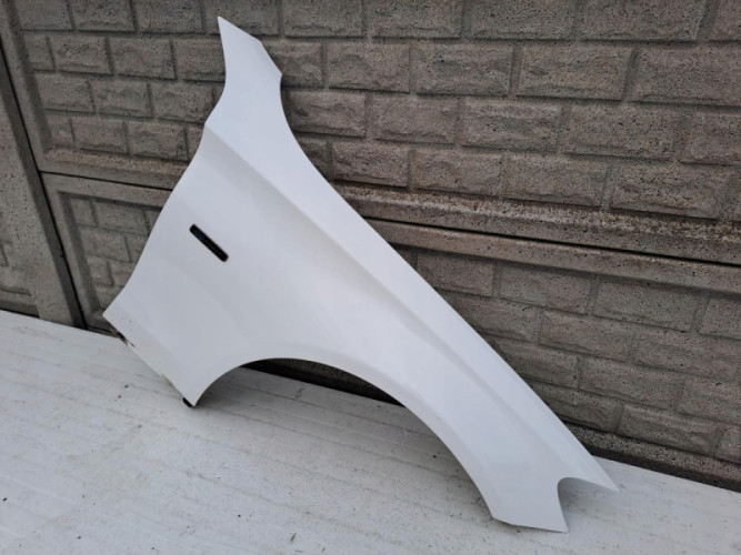 MERCEDES C KLASA W205 14-20 BŁOTNIK PRAWY PRZEDNI - (13016496785)