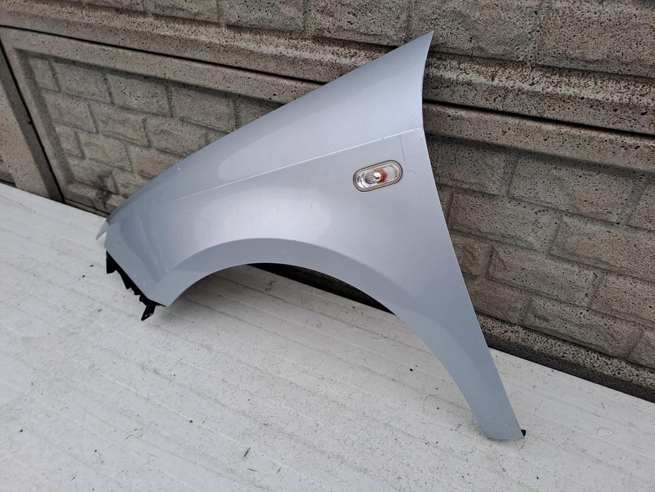 SEAT IBIZA 2009-2017 BŁOTNIK PRZEDNI LEWY - (13016630246)