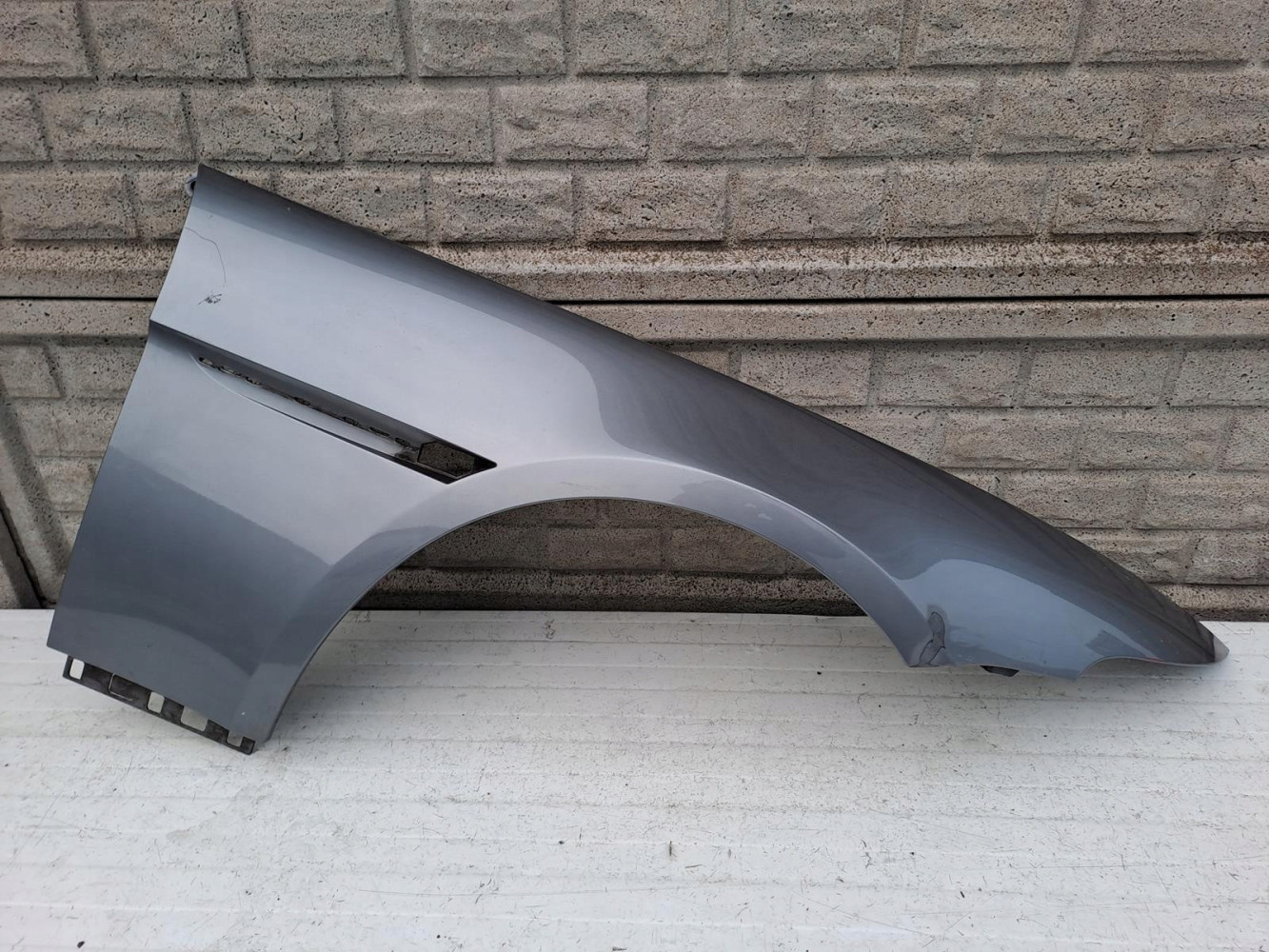 BMW 6 E63 E64 BŁOTNIK PRAWY PRZEDNI - (13021762386)