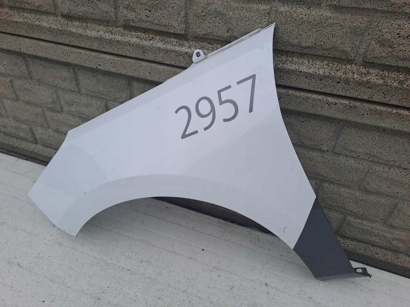 FORD FIESTA Mk8 MK 8 16-22 BŁOTNIK PRZEDNI LEWY - (13029632543)