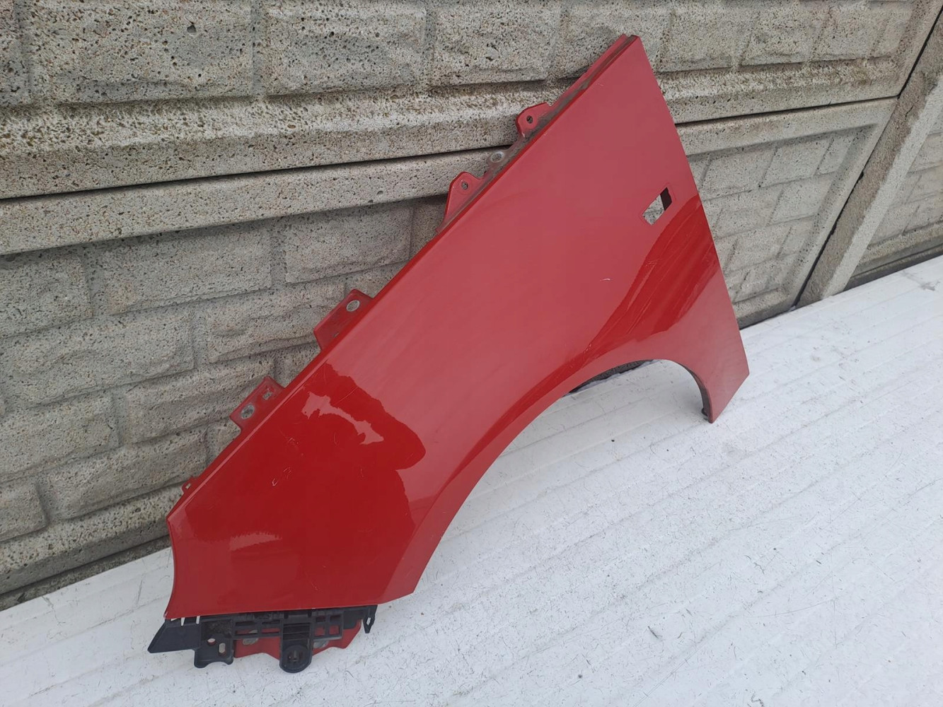 OPEL ADAM BŁOTNIK PRZEDNI LEWY - (13029950326)
