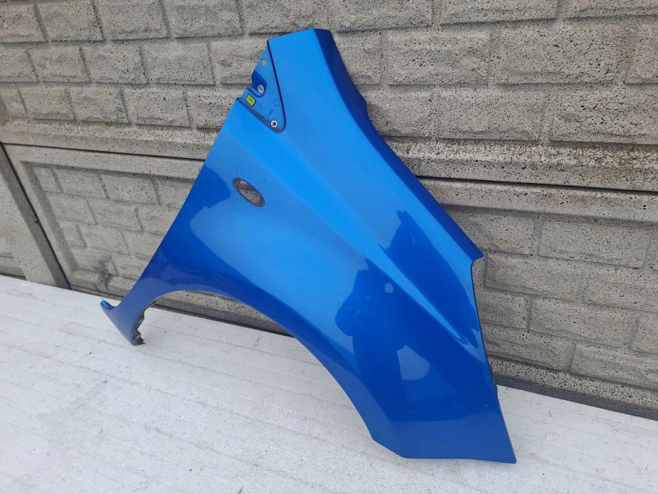 NISSAN NOTE 2006 - 2012 BŁOTNIK PRZEDNI PRAWY - (13042145721)