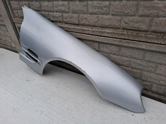 MERCEDES SL230 SL 230 BŁOTNIK PRAWY PRZEDNI - (13050187786)