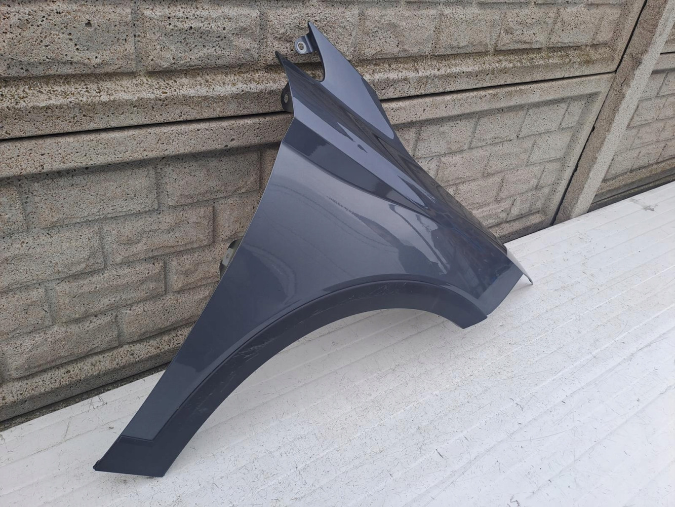 SEAT ARONA BŁOTNIK PRZEDNI PRAWY - (13054206835)