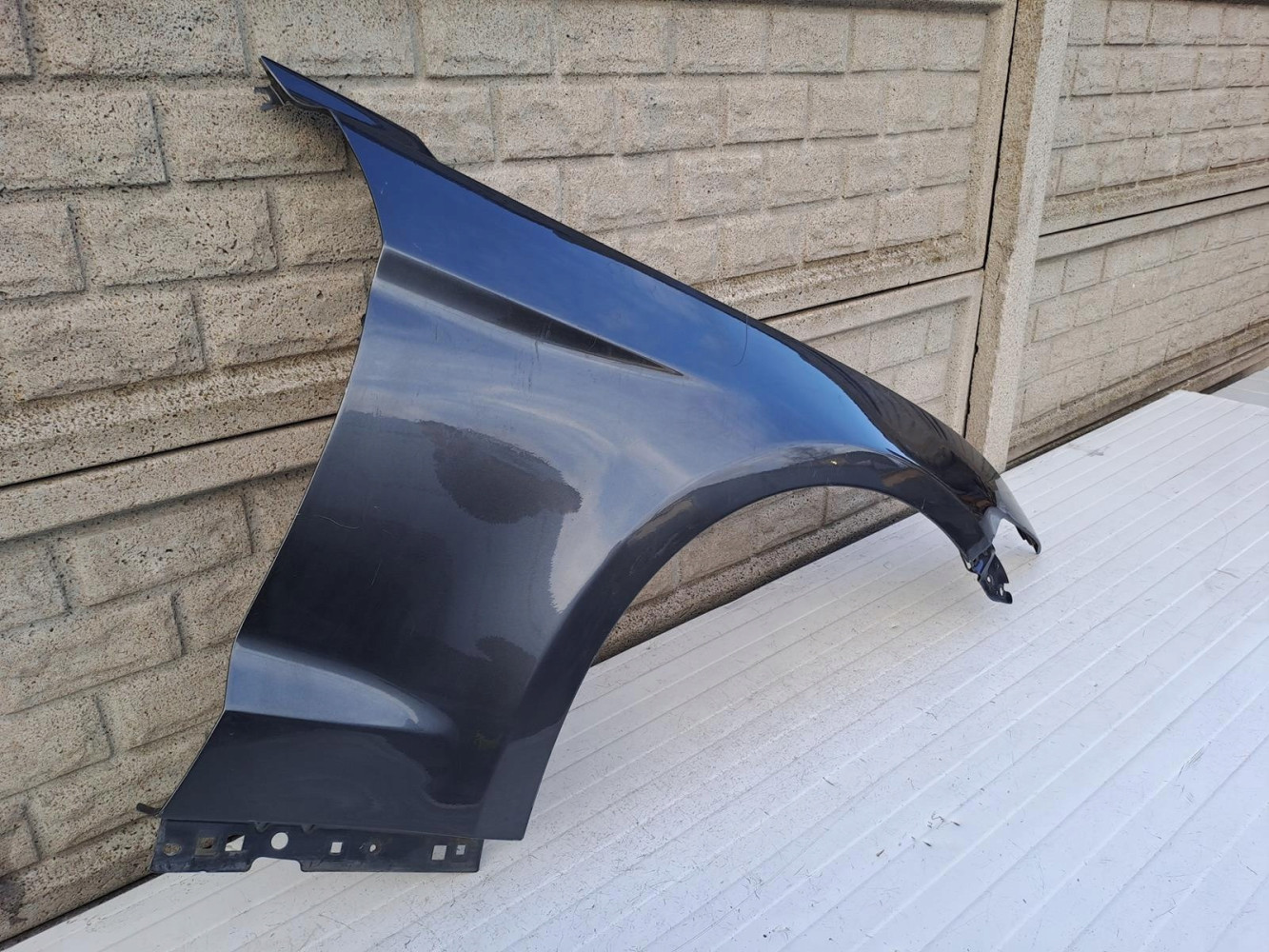 FORD MUSTANG VI 14 - 18 BŁOTNIK PRAWY PRZEDNI - (13077488216)