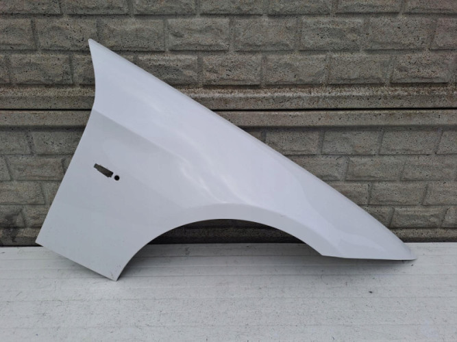 BMW 3 E90 E91 2004 - 2012 BŁOTNIK PRZEDNI PRAWY - (13091003951)