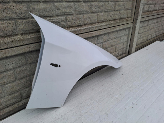 BMW 3 E90 E91 2004 - 2012 BŁOTNIK PRZEDNI PRAWY - (13091003951)