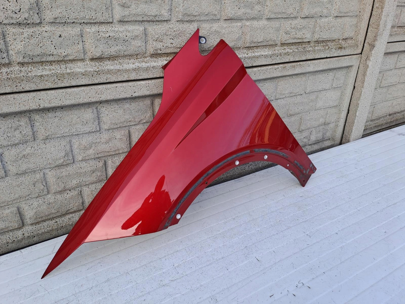 SEAT ARONA BŁOTNIK PRZEDNI LEWY - (13091325322)
