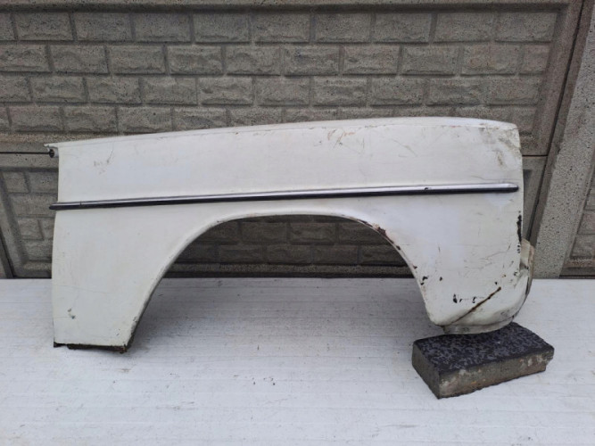 MERCEDES W114 W115 68-73 BŁOTNIK PRAWY LEWY - (13103305784)