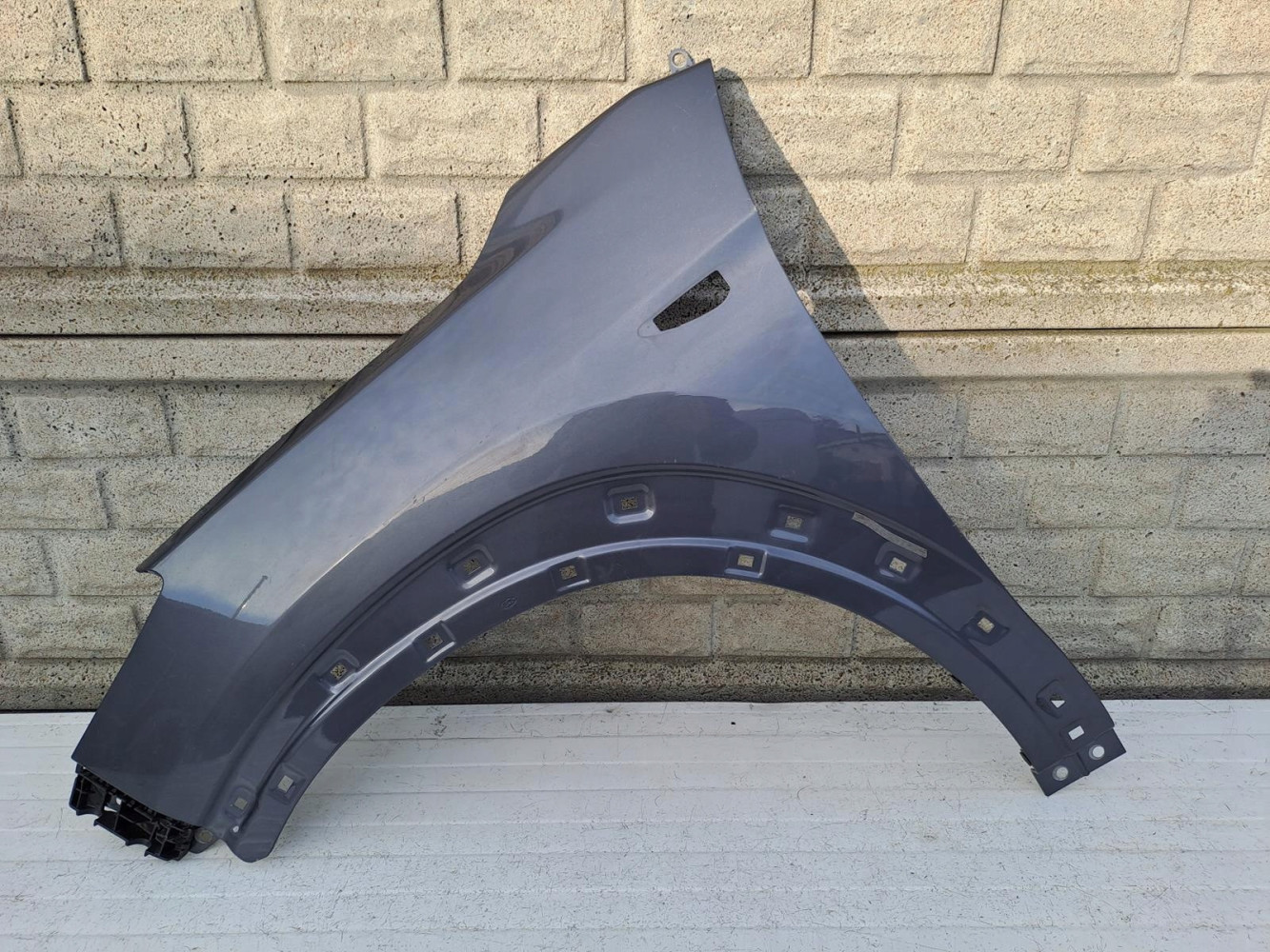 HYUNDAI TUCSON 2015-2020 BŁOTNIK PRZEDNI LEWY - (13109365502)