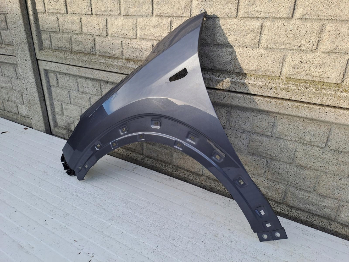 HYUNDAI TUCSON 2015-2020 BŁOTNIK PRZEDNI LEWY - (13109365502)