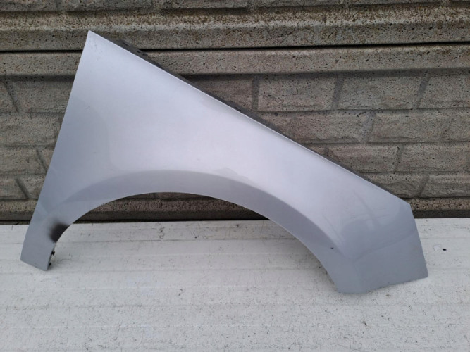 AUDI A1 8X0 2010-2017 BŁOTNIK PRZEDNI PRAWY - (13124640027)