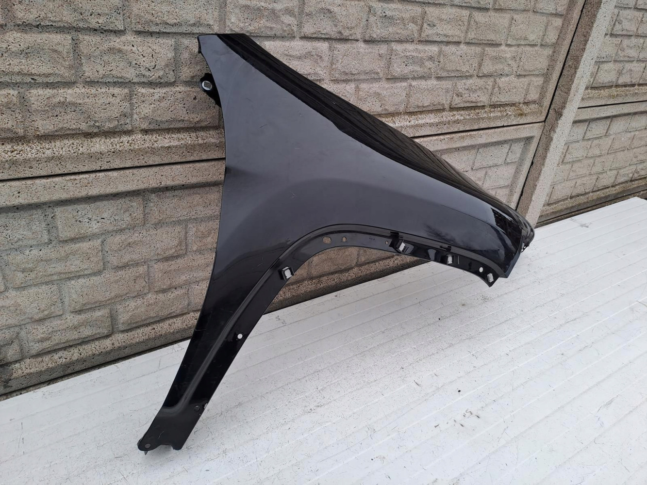JEEP CHEROKEE 2014-2019 BŁOTNIK PRAWY PRZEDNI - (13131246827)