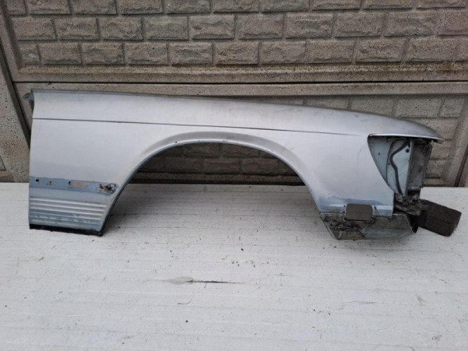 MERCEDES SL SLC 107 W107 C107 BŁOTNIK PRAWY LEWY - (13135493301)