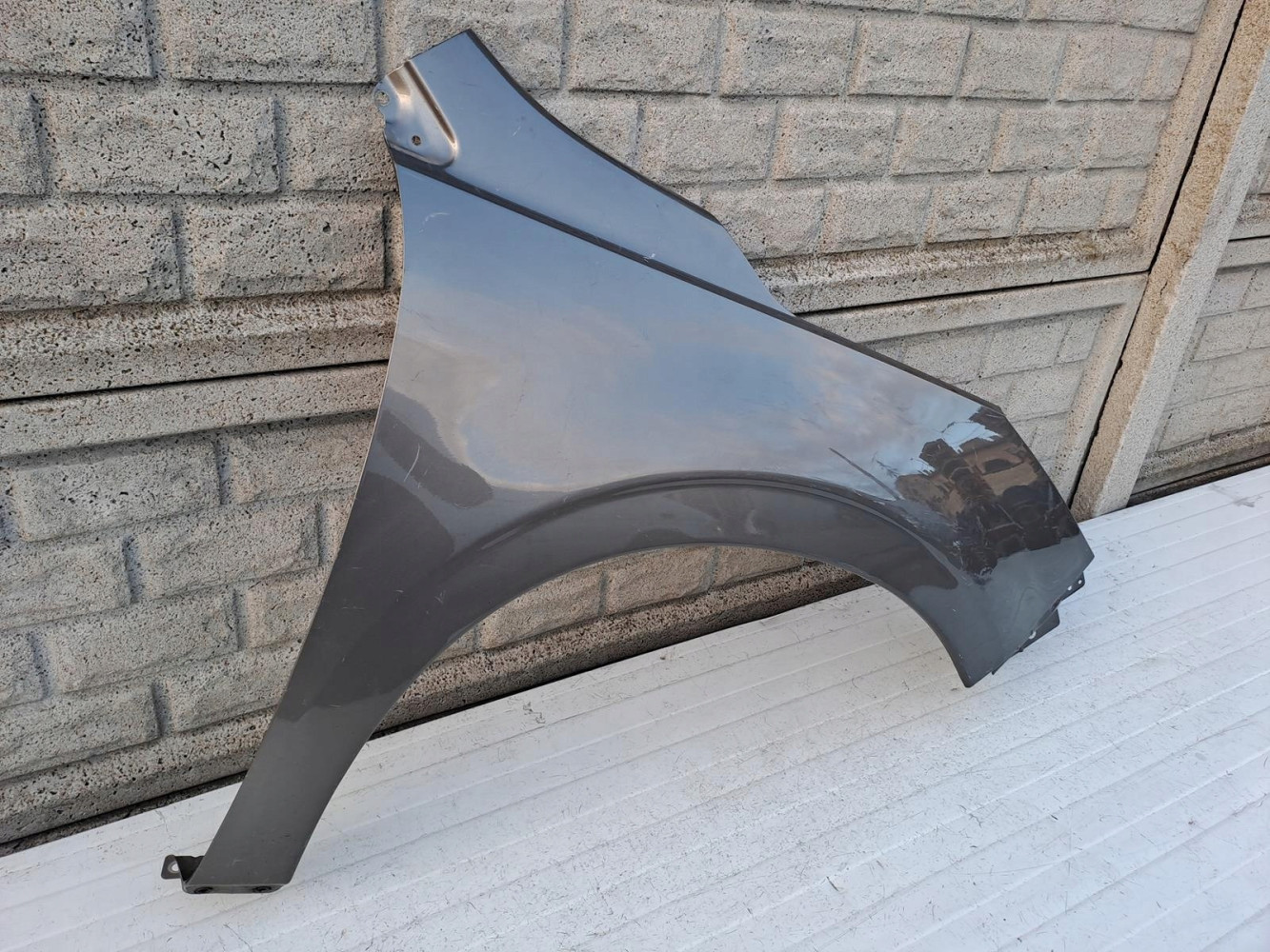 SUBARU FORESTER 13-19 BŁOTNIK PRZEDNI PRAWY - (13137545034)