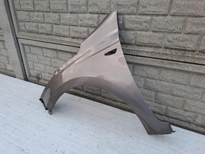 HYUNDAI I20 LIFT KIERUNEK BŁOTNIK PRZEDNI LEWY - (13149241614)