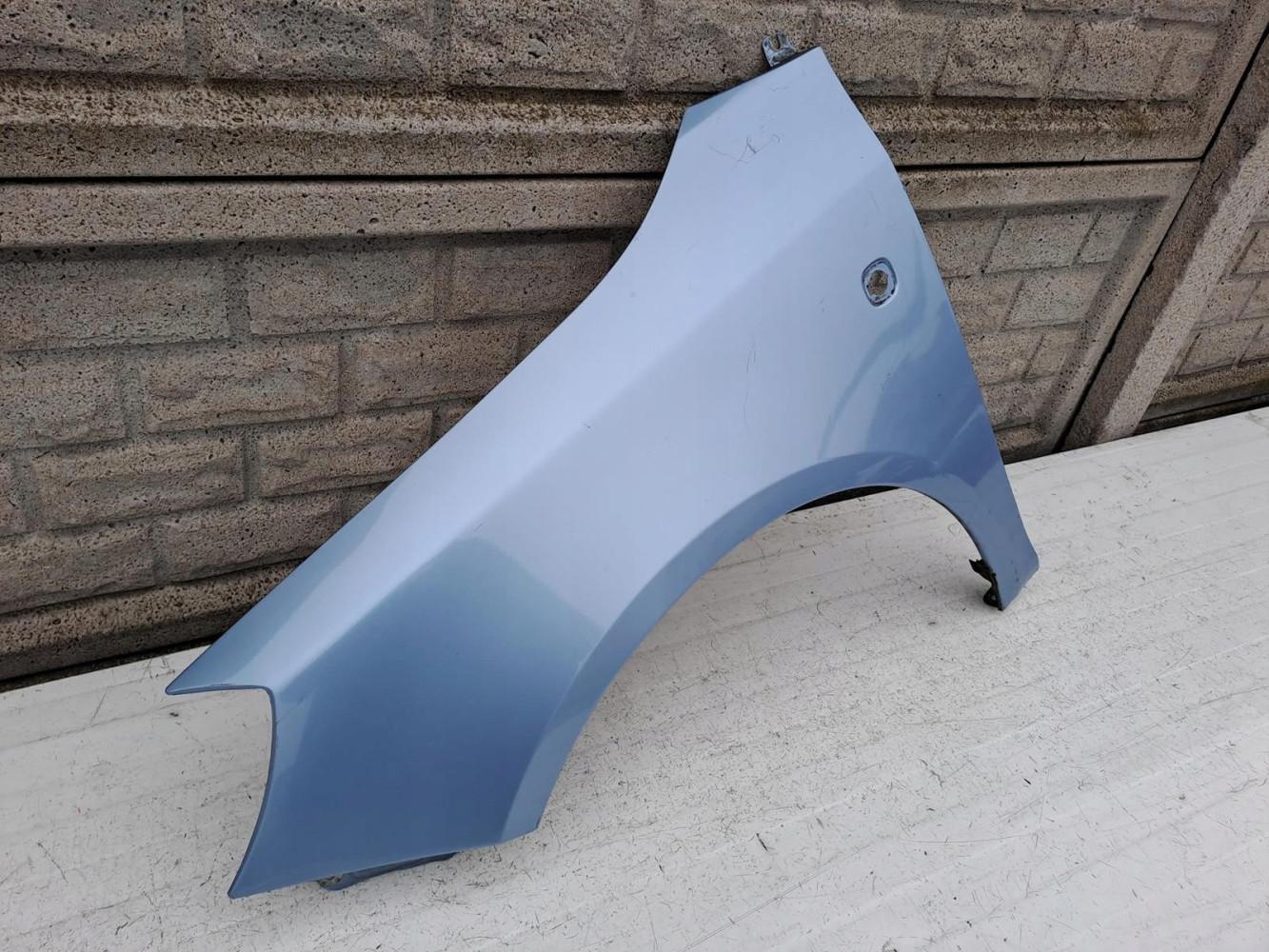 SKODA FABIA 2 II ROOMSTER 07-17 BŁOTNIK LEWY - (13176671067)