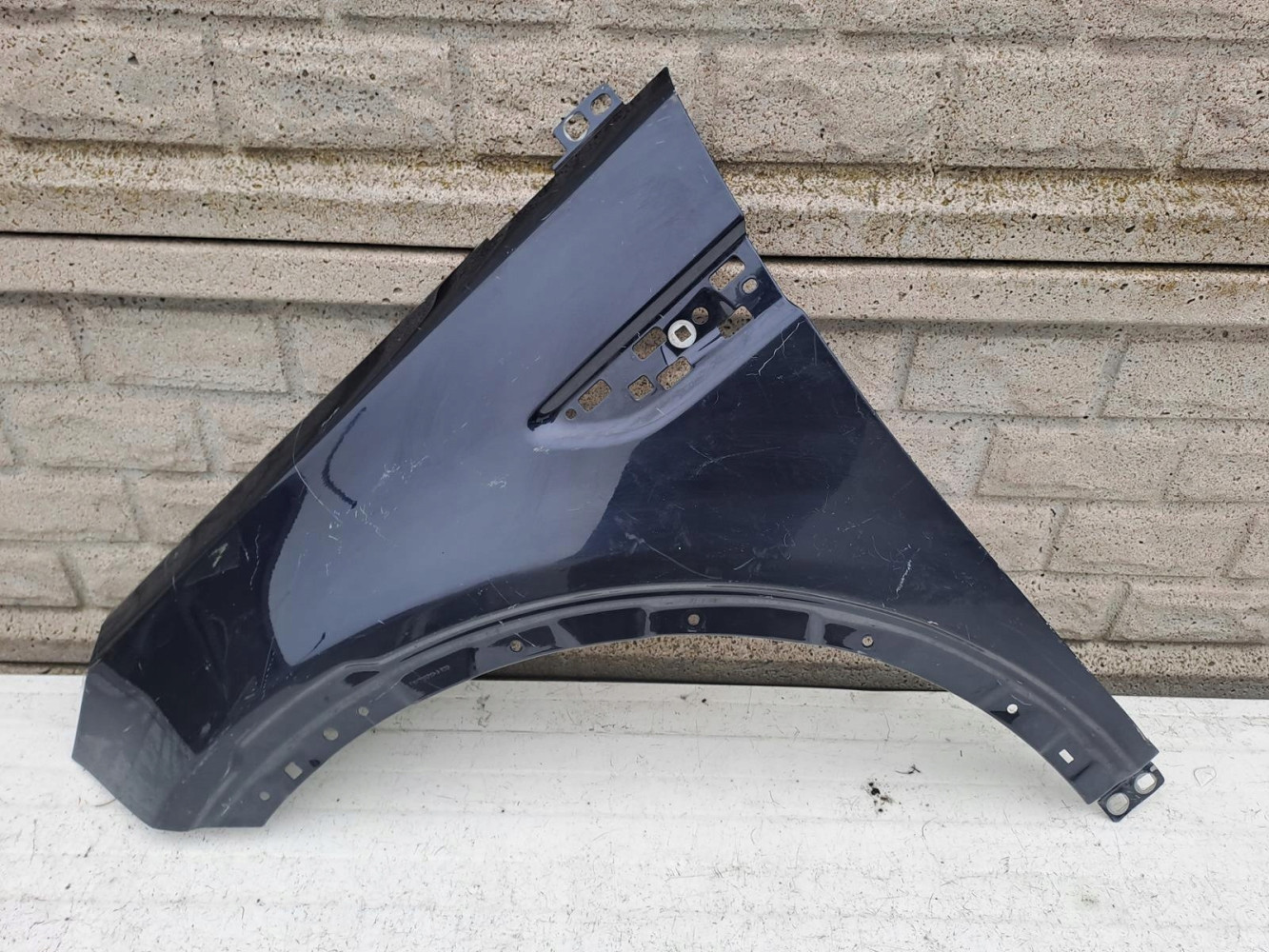 LAND ROVER DISCOVERY SPORT BŁOTNIK PRZEDNI LEWY - (13178464947)