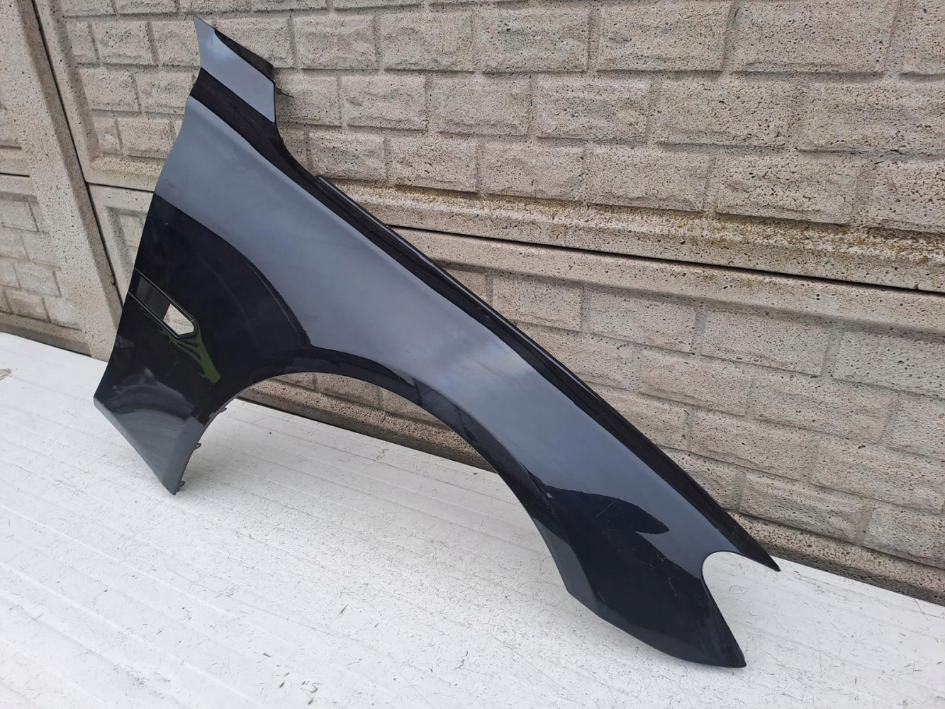 BMW VII 7 F01 F02 BŁOTNIK PRZEDNI PRAWY - (13180411611)