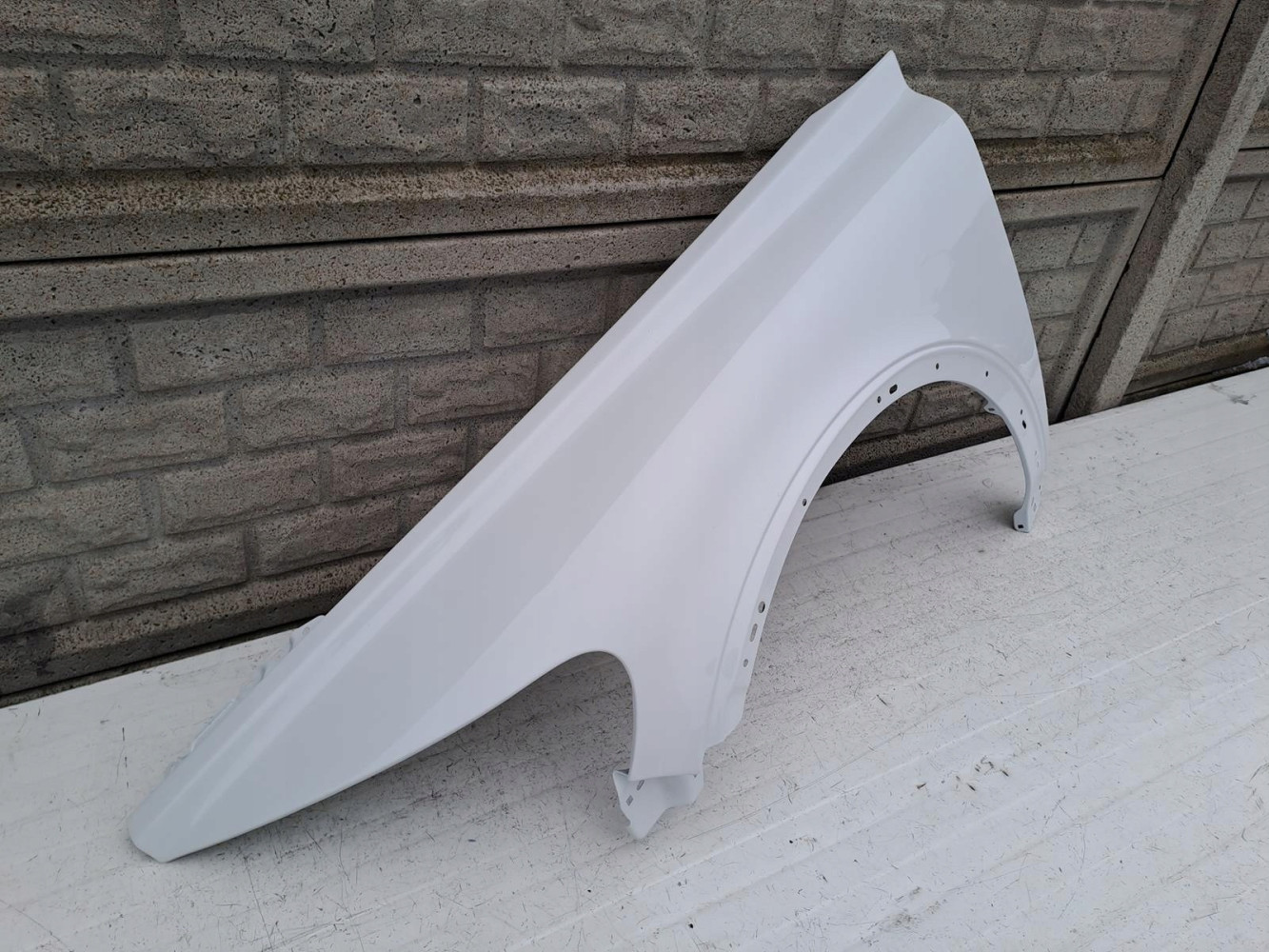 VOLVO C30 C 30 06-10 BŁOTNIK PRZEDNI LEWY - (13180734179)