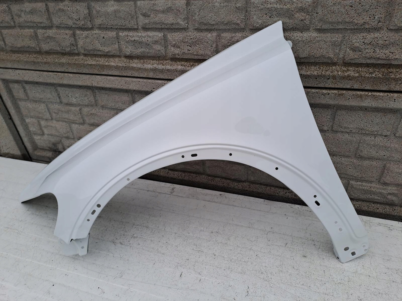 VOLVO C30 C 30 06-10 BŁOTNIK PRZEDNI LEWY - (13180734179)