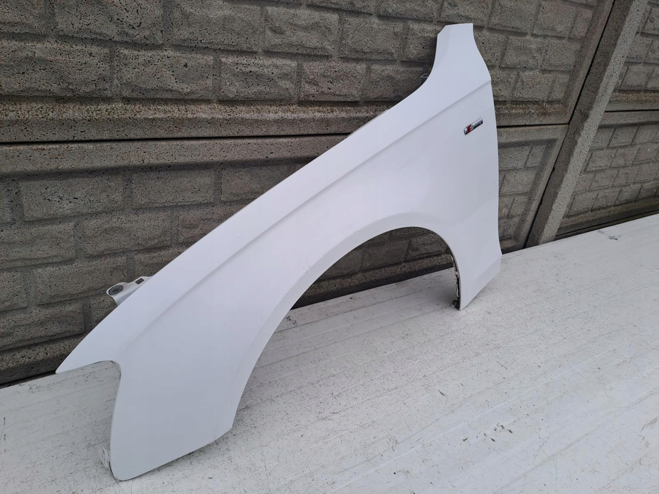 AUDI A4 B8 LIFT 12-16 BŁOTNIK PRZEDNI LEWY - (13182301523)