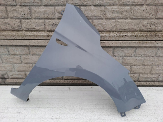 HYUNDAI I20 LIFT KIERUNEK BŁOTNIK PRZEDNI PRAWY - (13182317411)