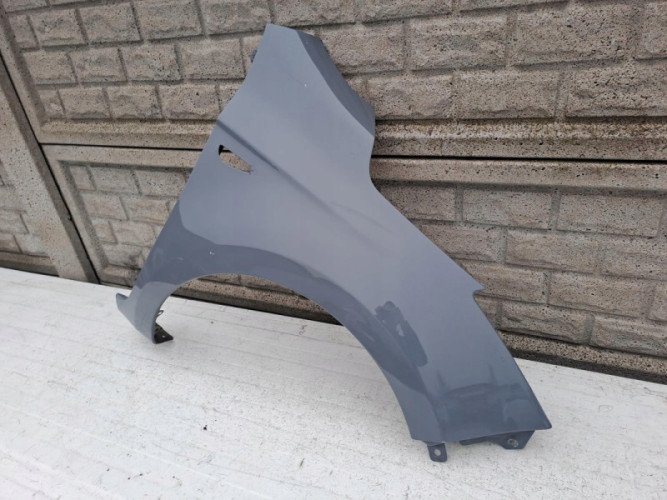 HYUNDAI I20 LIFT KIERUNEK BŁOTNIK PRZEDNI PRAWY - (13182317411)