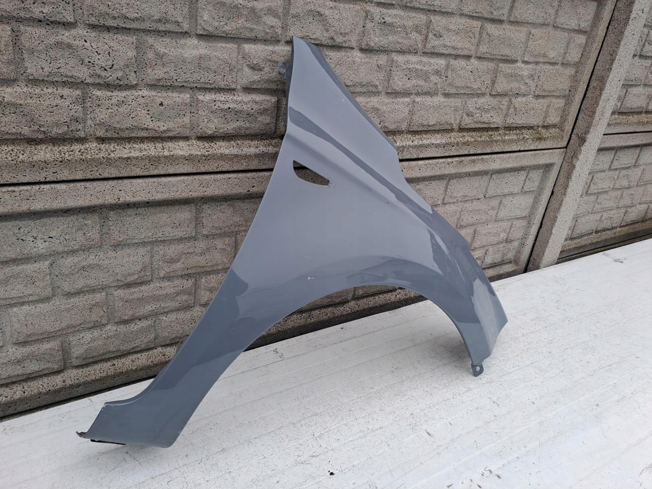 HYUNDAI I20 LIFT KIERUNEK BŁOTNIK PRZEDNI PRAWY - (13182317411)