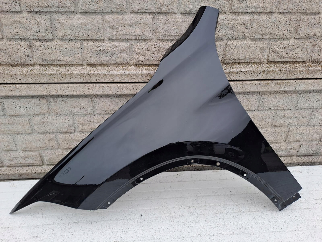 BŁOTNIK PRZEDNI LEWY BMW X1 F48 2015 - 2022 - (13200262679)