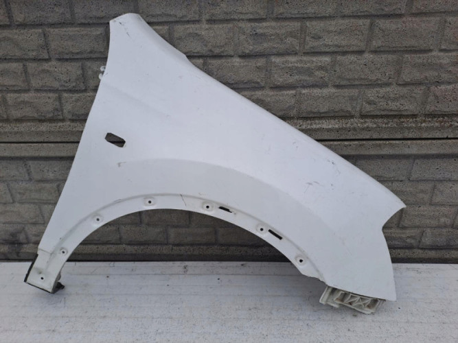 NISSAN QASHQAI 06-09 BŁOTNIK PRZEDNI PRAWY - (13210483792)