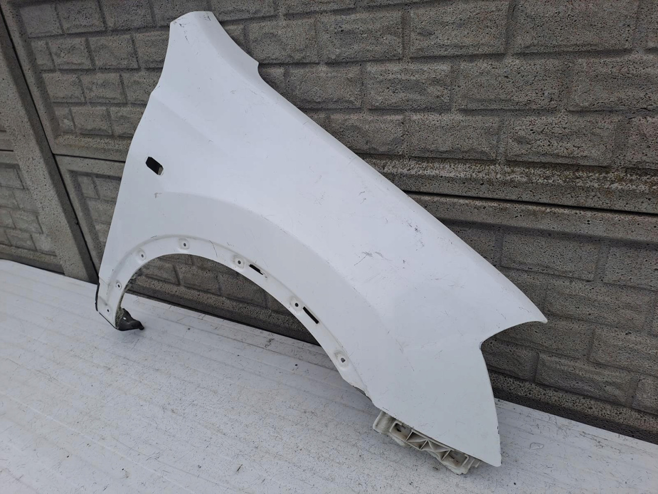 NISSAN QASHQAI 06-09 BŁOTNIK PRZEDNI PRAWY - (13210483792)