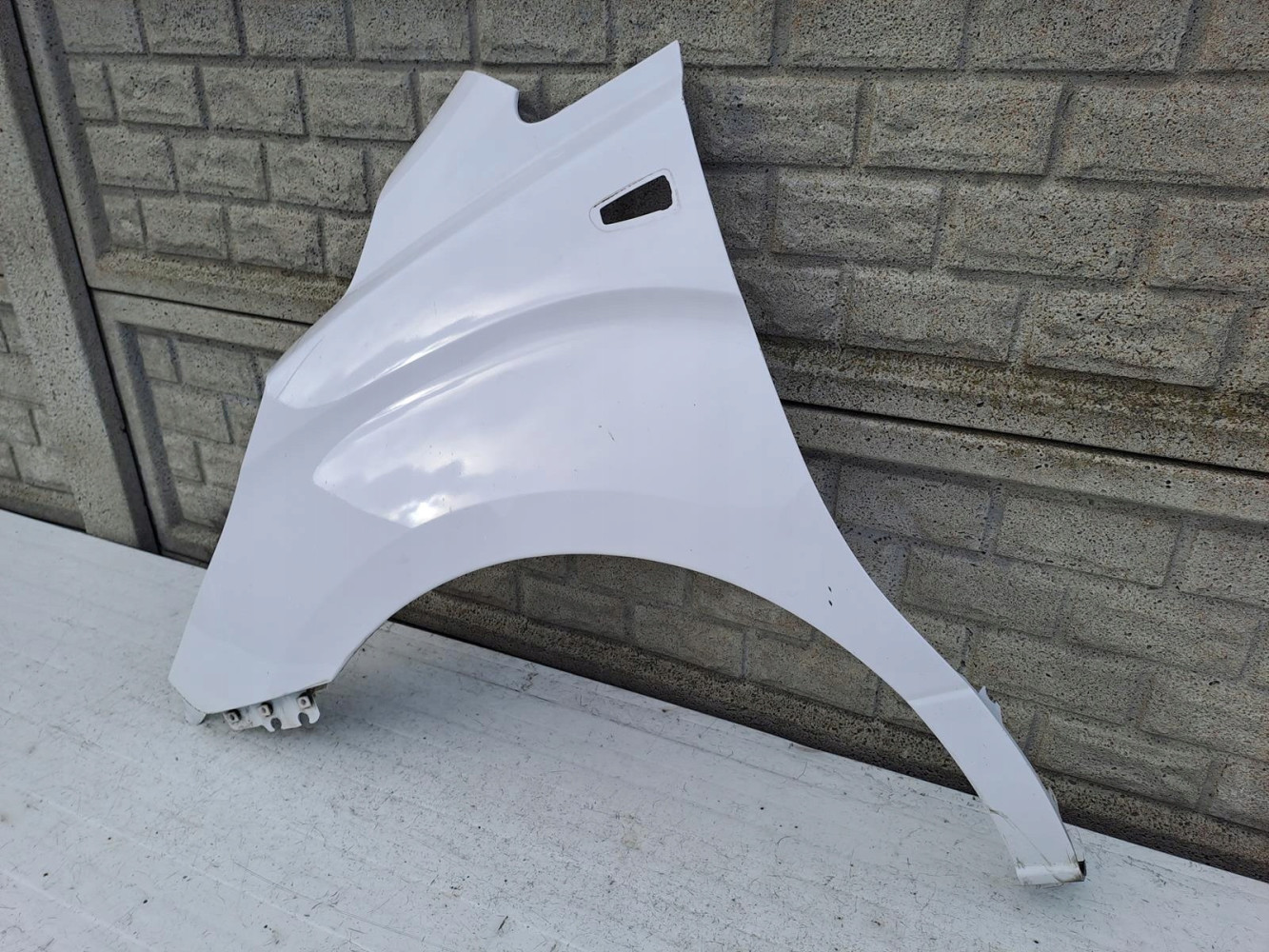 HYUNDAI H1 2007- BŁOTNIK PRZEDNI LEWY - (13211651727)