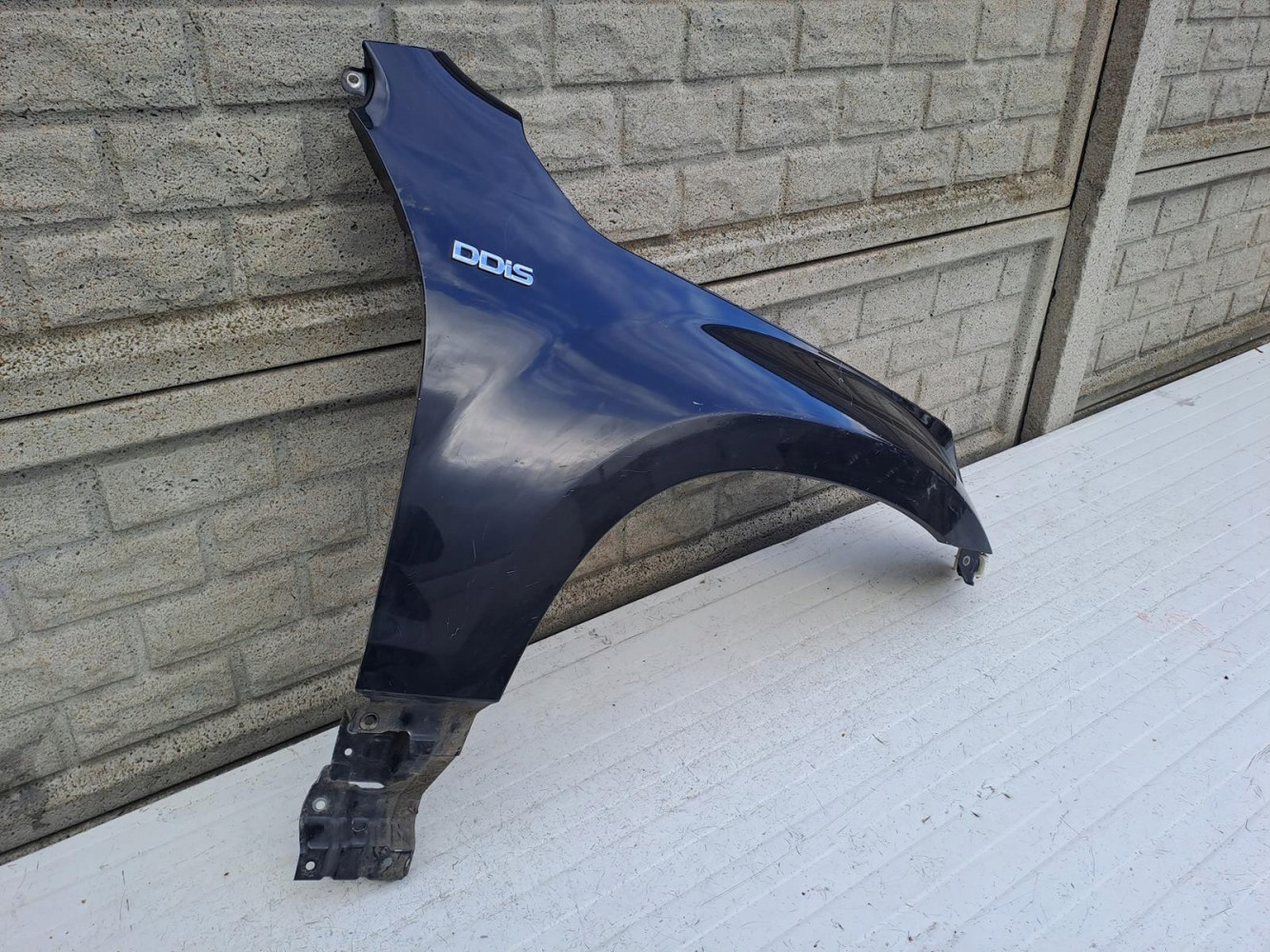 SUZUKI GRAND VITARA LIFT 05-14 BŁOTNIK PRAWY PRZÓD - (13218196303)