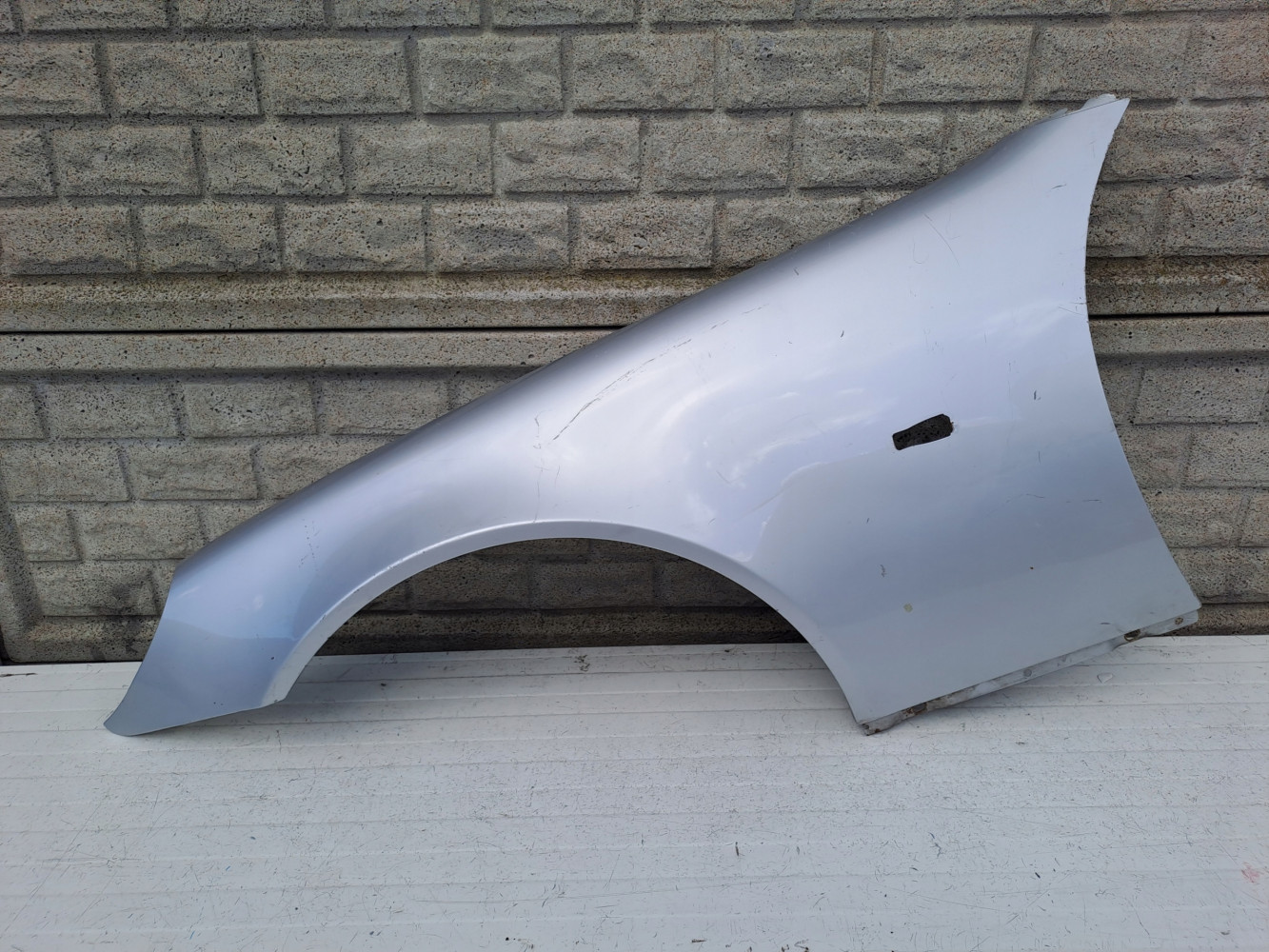 MERCEDES SLK W170 R170 96-04 BŁOTNIK LEWY PRZEDNI - (13239993009)