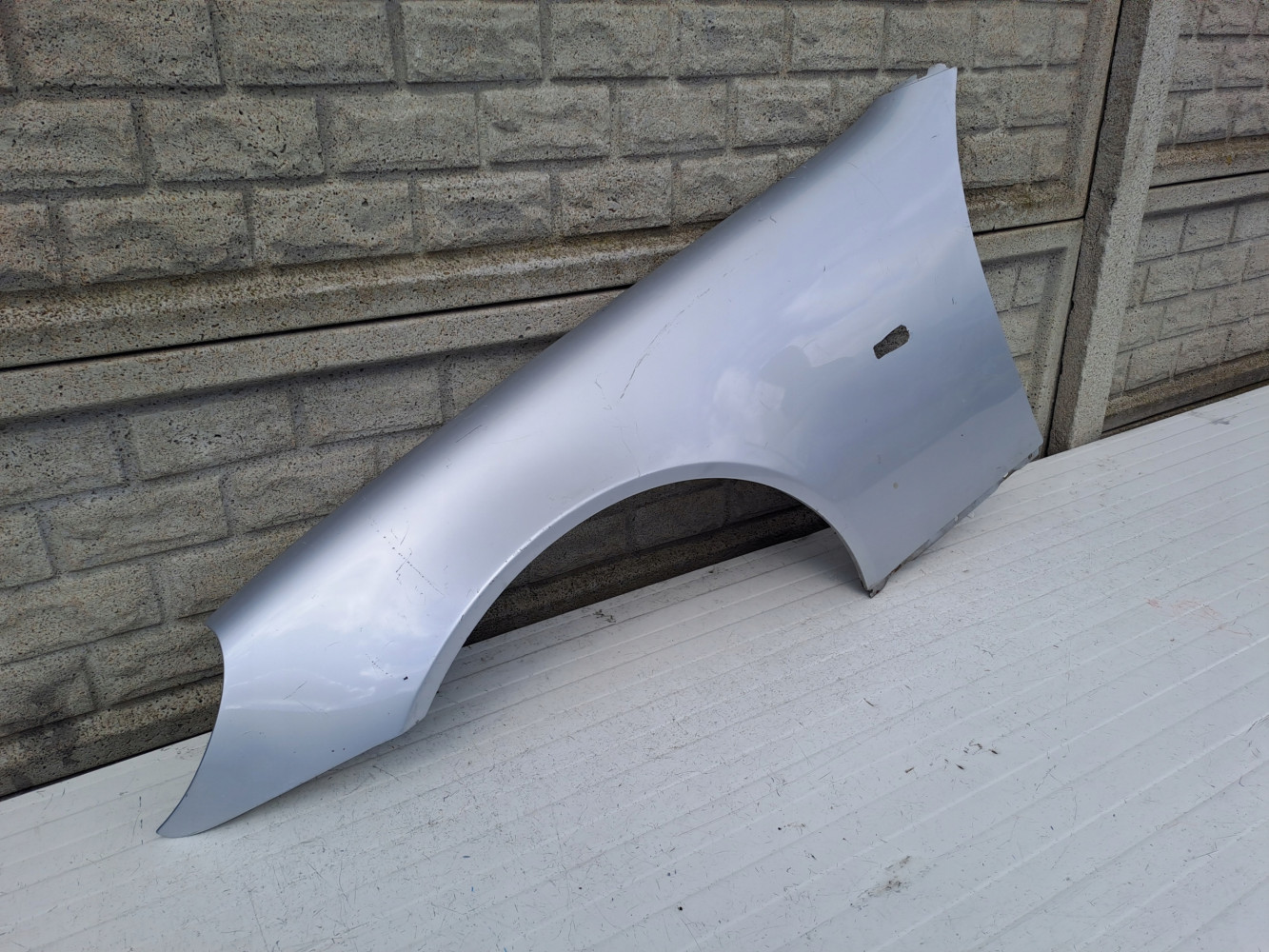 MERCEDES SLK W170 R170 96-04 BŁOTNIK LEWY PRZEDNI - (13239993009)