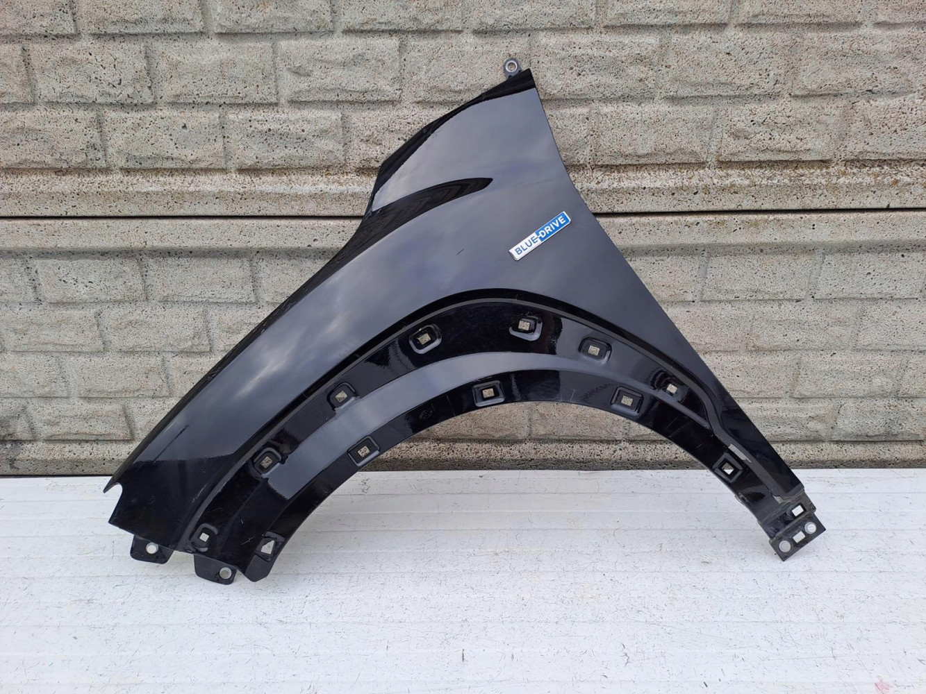 HYUNDAI TUCSON 2015-2020 BŁOTNIK PRZEDNI LEWY - (13245312425)